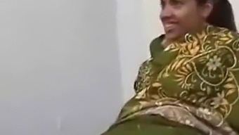 Indischer Süßer Desi Teenager-Dreier Mehr Unter Www.Posdi.Ml