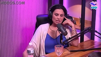 A Visitor Receives Oral Pleasure On Her Vagina